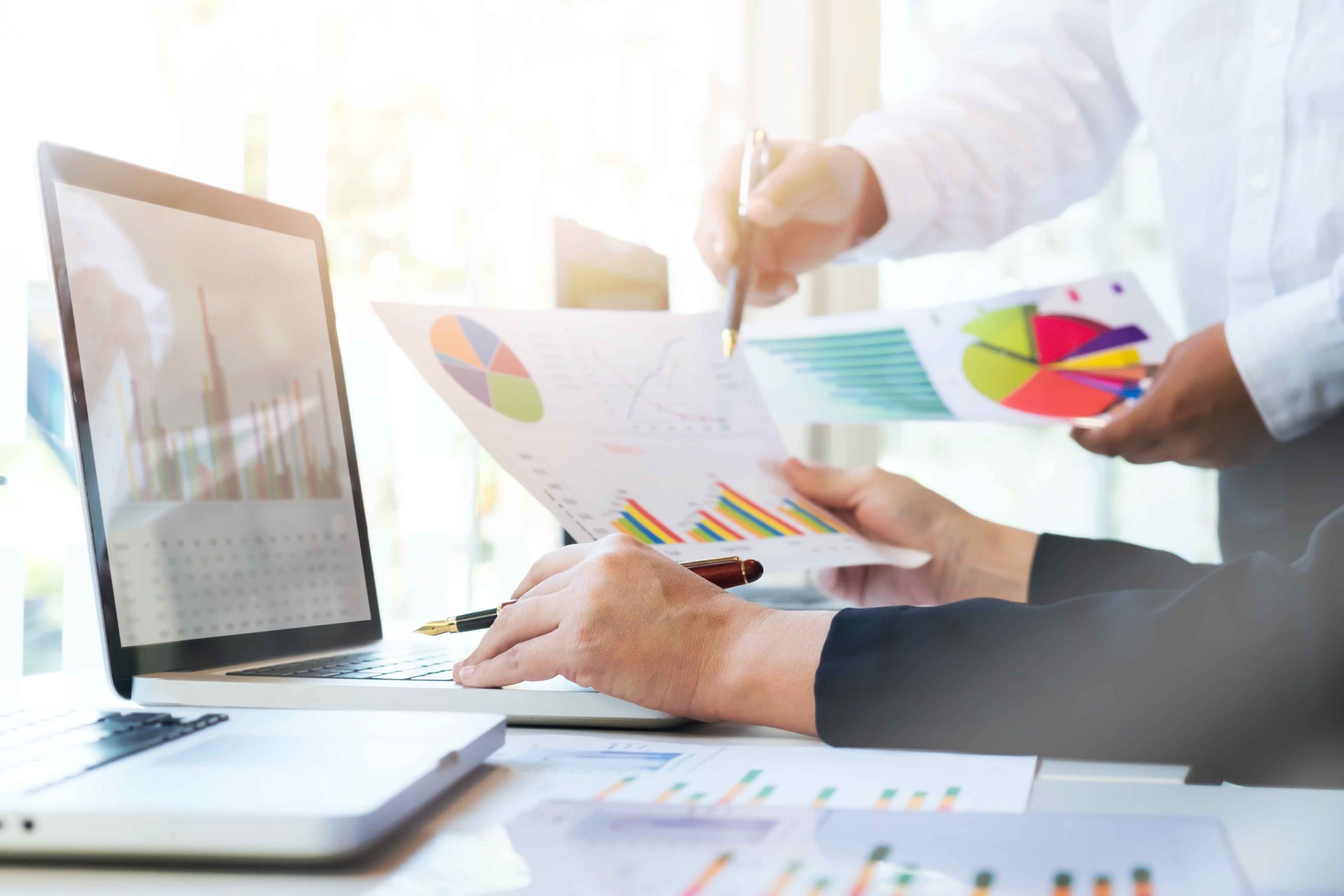 startup-business-teamwork-meeting-concept_11zon